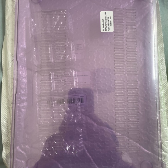 Slim Hard Shell Protective Cover for MacBook Pro 13 Inch - Picture 2 of 3